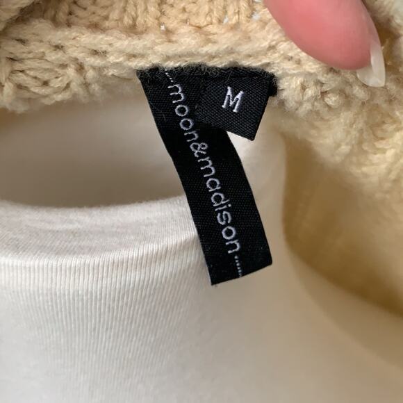 Moon & Madison Beige Cropped Knit Sweater Sz M - Picture 5 of 7